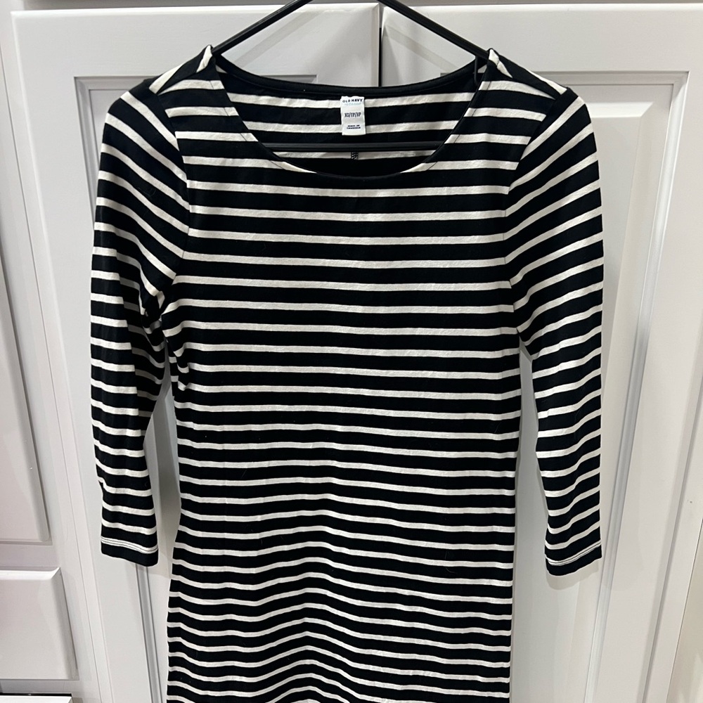 Women’s Old Navy Long Sleeved Striped Dress